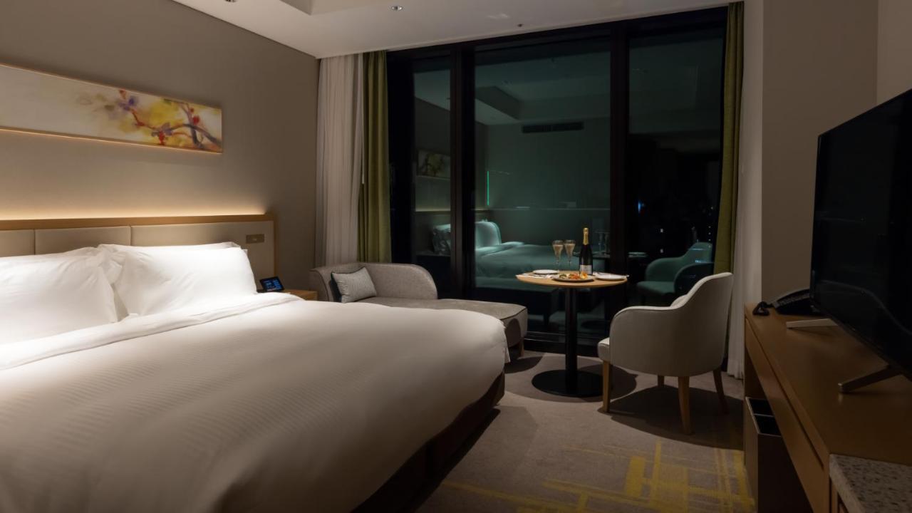 Miyako Hotel Hakata Fukuoka  Eksteriør bilde A room at the hotel